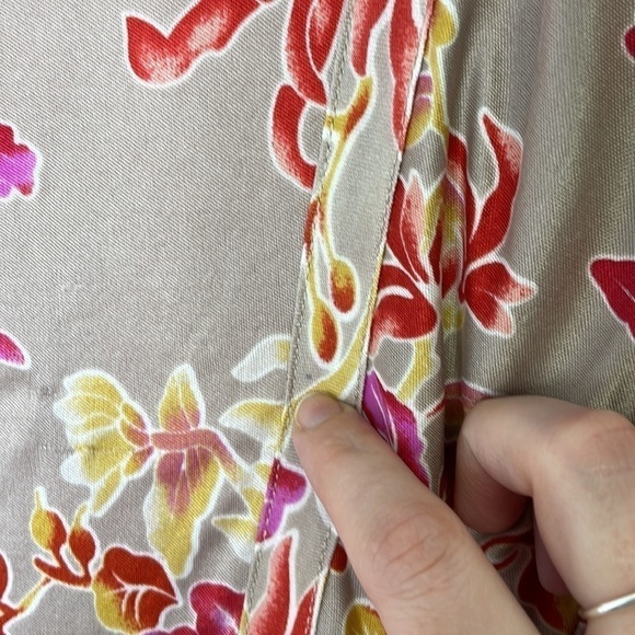 Y2K Hugo Boss 100% silk floral puff shoulder top - Picture 10 of 10